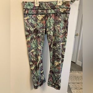 Lululemon Run Inspire Crop II Luxtreme Iridescent multi color Size 8